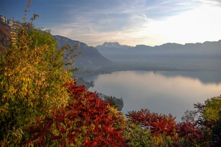 Autumn view over Lake Geneva